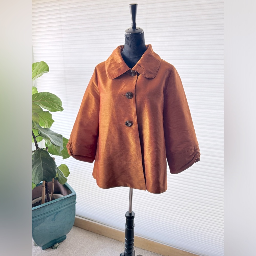 Moon Light Silk Blend Rounded Collar 3 Button Half Sleeve Metallic Swing Jacket